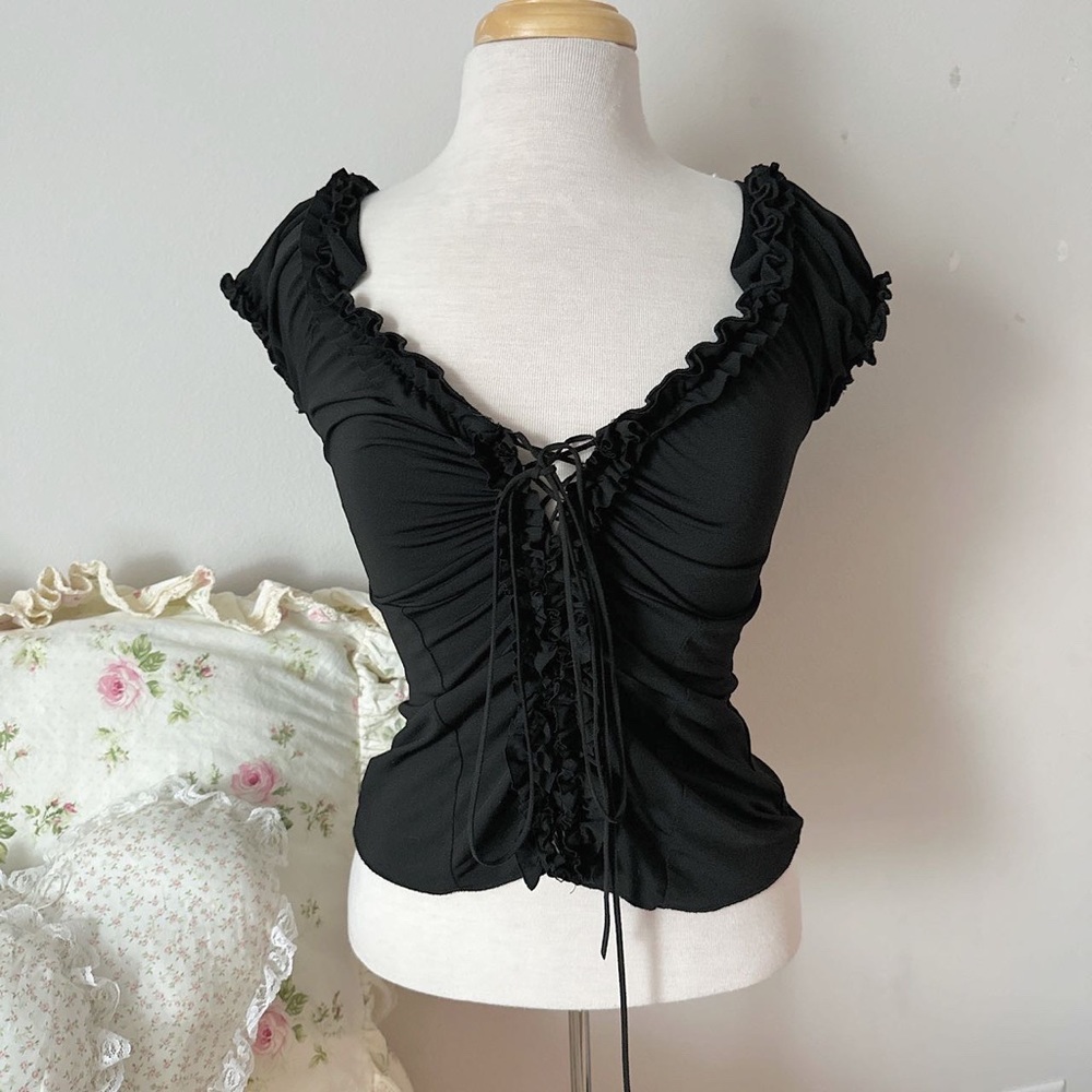 Corset style black top that can turn into a off the shoulder top y2k grunge goth
